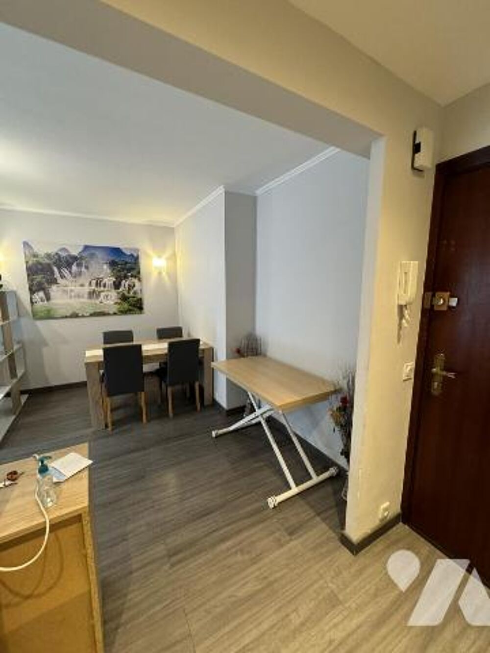 Vente Appartement Golfe Juan  Rsidence de standing et au calme grand 2 pices entirement rnov avec cave et parking Vallauris