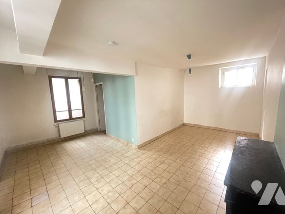 Vente Appartement Appartement à Paris 3 de 76.32m² comprenant quatre pièces dont trois chambres. Paris 3