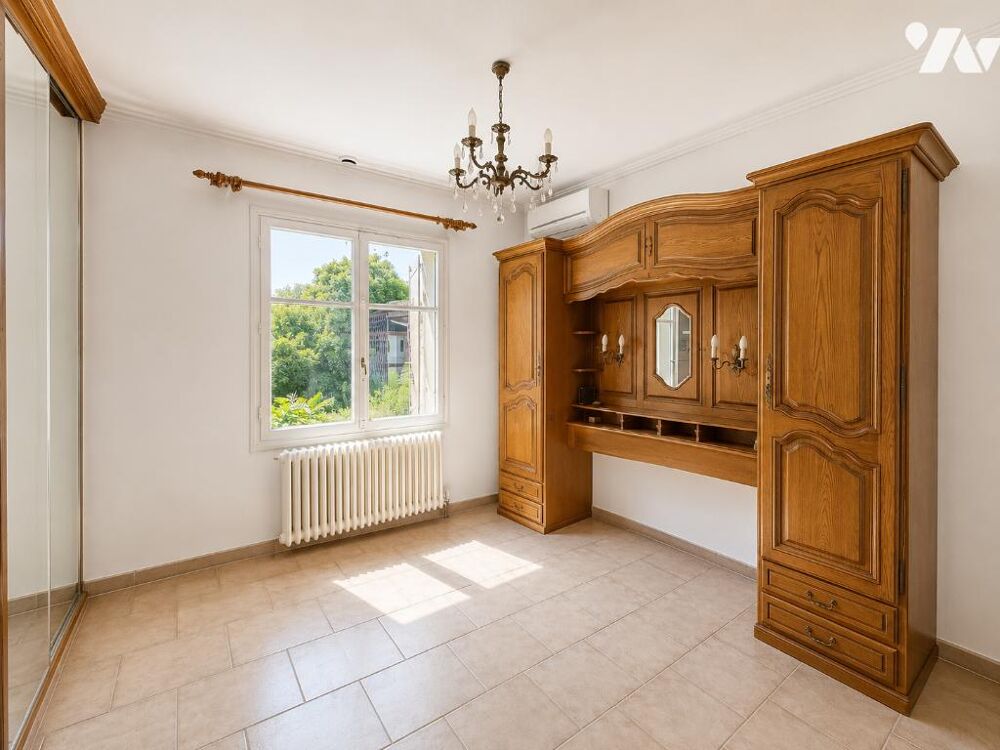 Vente Maison Maison de plain-pied avec dépendances sur un terrain de 1 048 m² Pertuis