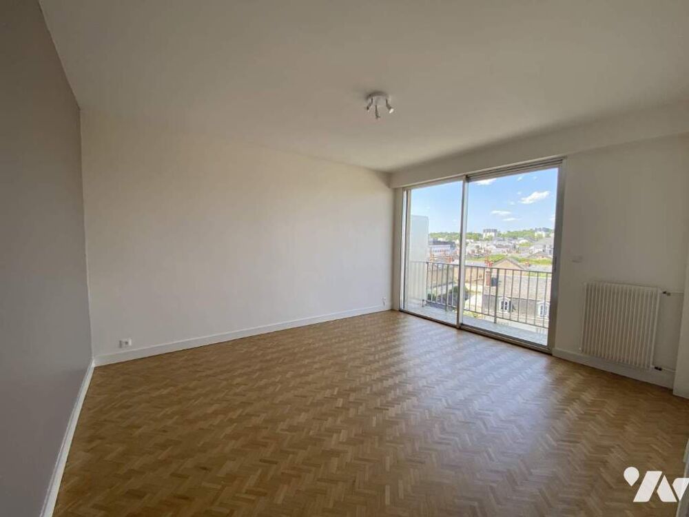 69 boulevard Béranger, appartement de deux pièces avec cave et parking