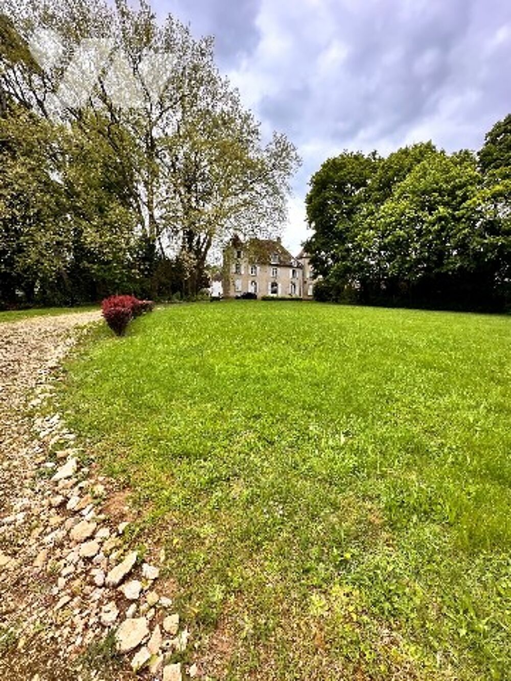 Vente Maison Château à PIREY de 313 m² avec parc et dépendances Pirey