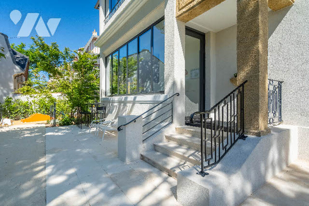 Vente Maison Un hôtel particulier d'environ : 441 m², élevé de deux étages sur rdc et rdj. Usage : crèche. Marseille 8