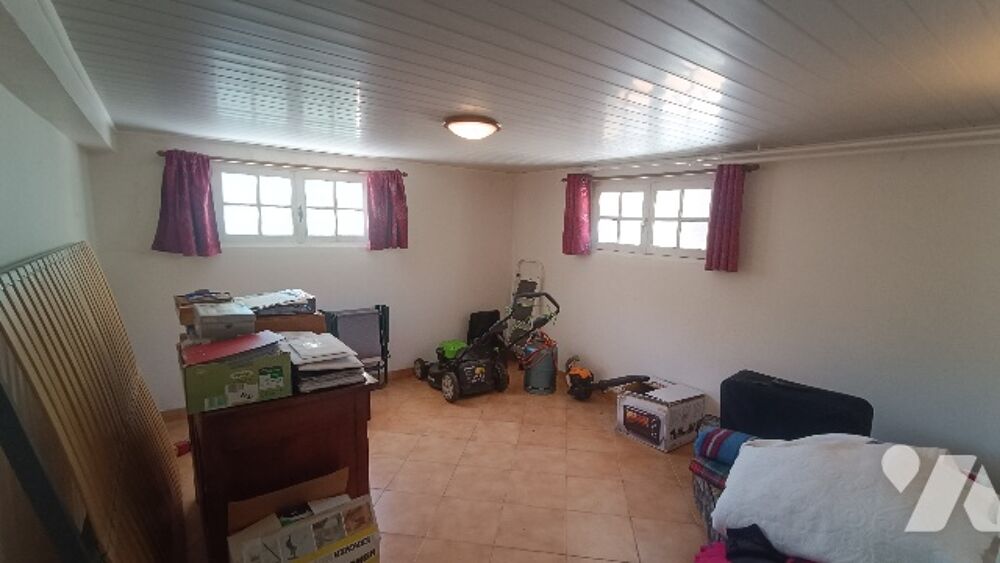 Vente Maison Lorrez-le-Bocage pavillon à rénover sur sous-sol total, 5 pièces, 2 garages,  817 m² de jardin clos. Lorrez-le-bocage-préaux