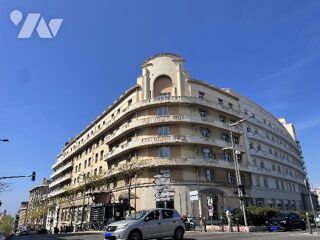  UN ENSEMBLE IMMOBILIER A USAGE DE BUREAUX SUR QUATRE NIVEAUX. Marseille 3