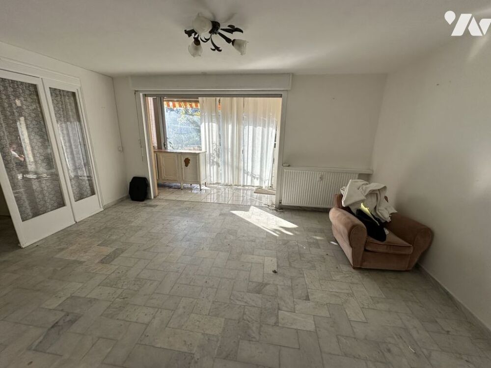 Vente Appartement VENTE NOTARIALE INTERACTIVE - HYERES (83400) VAR -  T2 RDC A RENOVER AVEC JARDINET ET PARKING Hyères