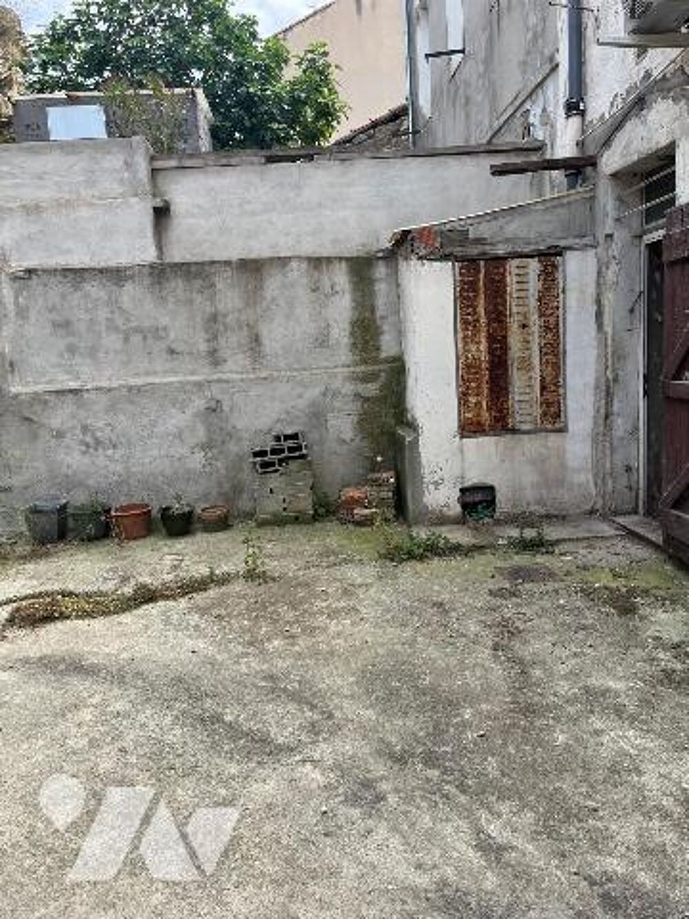 Vente Appartement Un appartement à rénover entièrement située au rez-de-chaussée à MARSEILLE (13004) Marseille 4