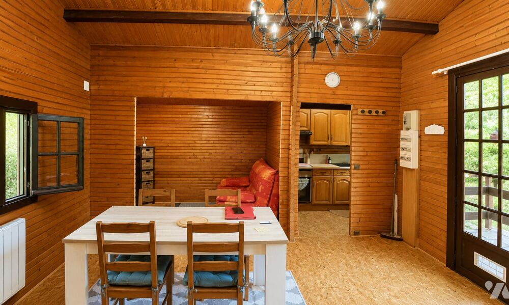 Domaine privé avec étang, Chalet de week-end de 34 m², 3 pièces terrain de 619 m².