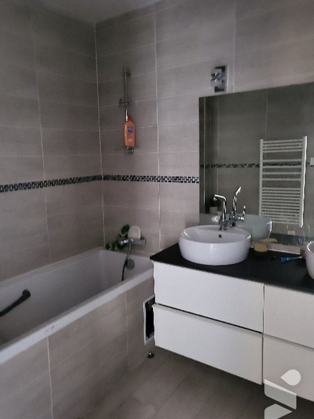 Vente Appartement Résidence la Grognarde Type 5 bel appartement  Dans la tour au huitième étage  4 chambres Marseille 10
