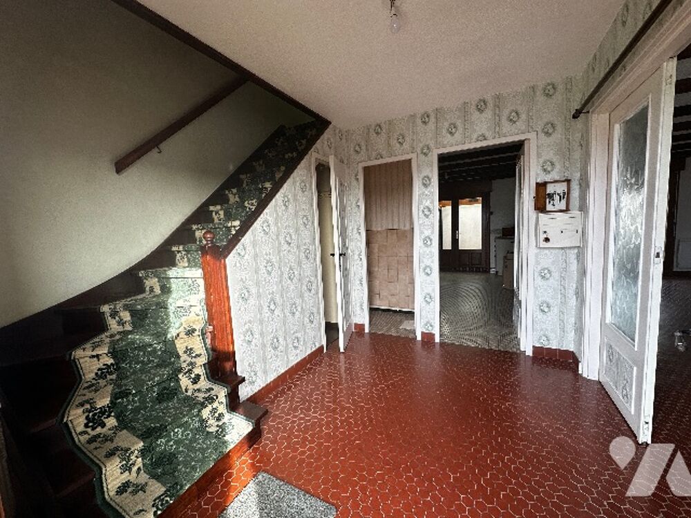 Vente Maison RDC :salon séjour, cuisine, véranda, wc.  1er :palier, 3 chambres et une salle d'eau.  Jardin Garage Coulogne