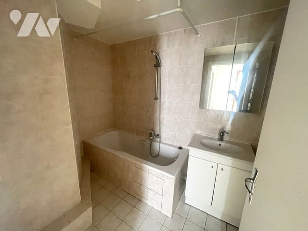 Vente Appartement Appartement à Paris 3 de 76.32m² comprenant quatre pièces dont trois chambres. Paris 3