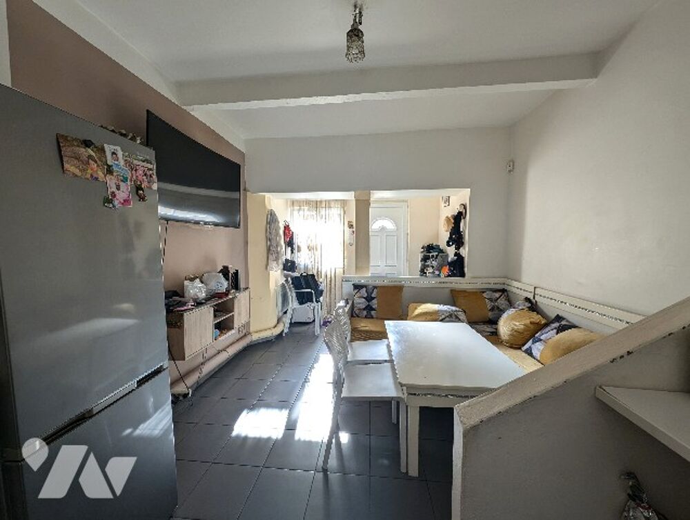 VENDUE LOUÉE, maison de ville 43,79 m² + cabanon en VENTE NOTARIEE INTERACTIVE prix de départ 81000€