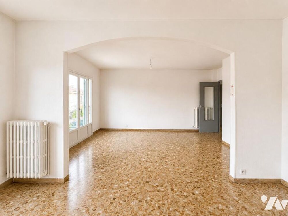Vente Appartement SAINT LAURENT DU VAR - APPARTEMENT 147m² Saint-laurent-du-var