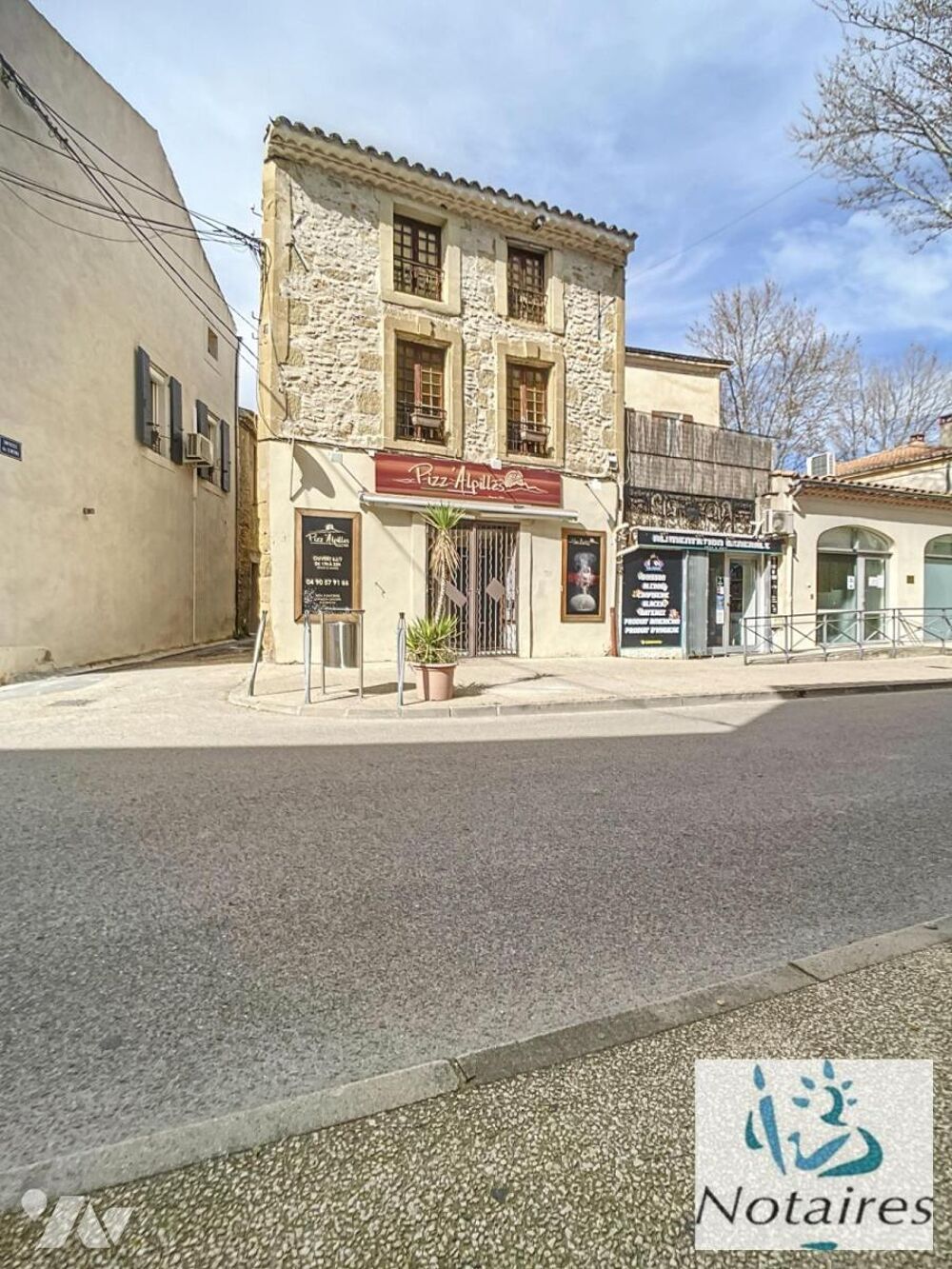 Vente Immeuble Maison de village avec terrasse + 2 commerces en IMMO-INTERACTIF Eyguières