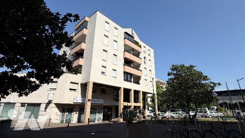 Vente Appartement Appartement T3 – 70m² – 4ème étage  Double balcon - Garage - Cave Annecy