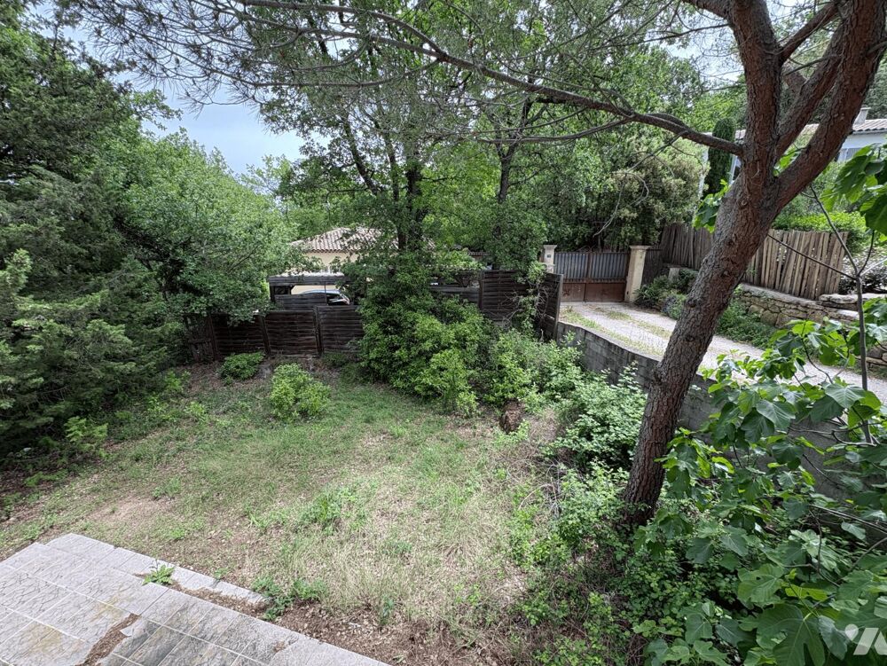 Vente Maison SUR 735M² DE TERRAIN VILLA 6 PIECES + GARAGE ET DEPENDANCES Rognes