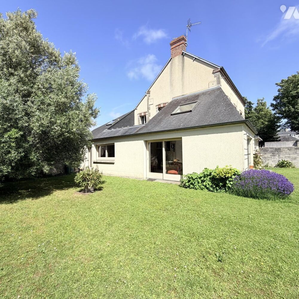 Vente Maison Bayeux centre – Maison bourgeoise en pierres, dépendance, jardin 975 m² Bayeux
