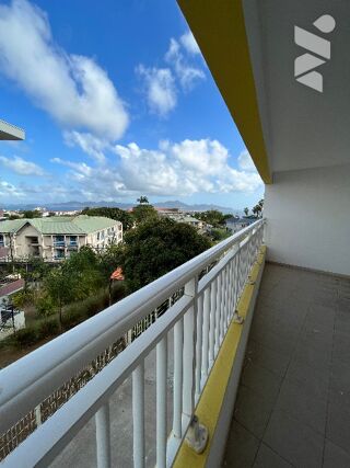  Appartement à louer 3 pièces 75 m²