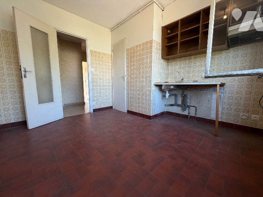 Vente Appartement Appartement T3 lumineux 88 m² à MEYLAN, dernier étage avec ascenseur, vues dégagées et 2 caves. Meylan