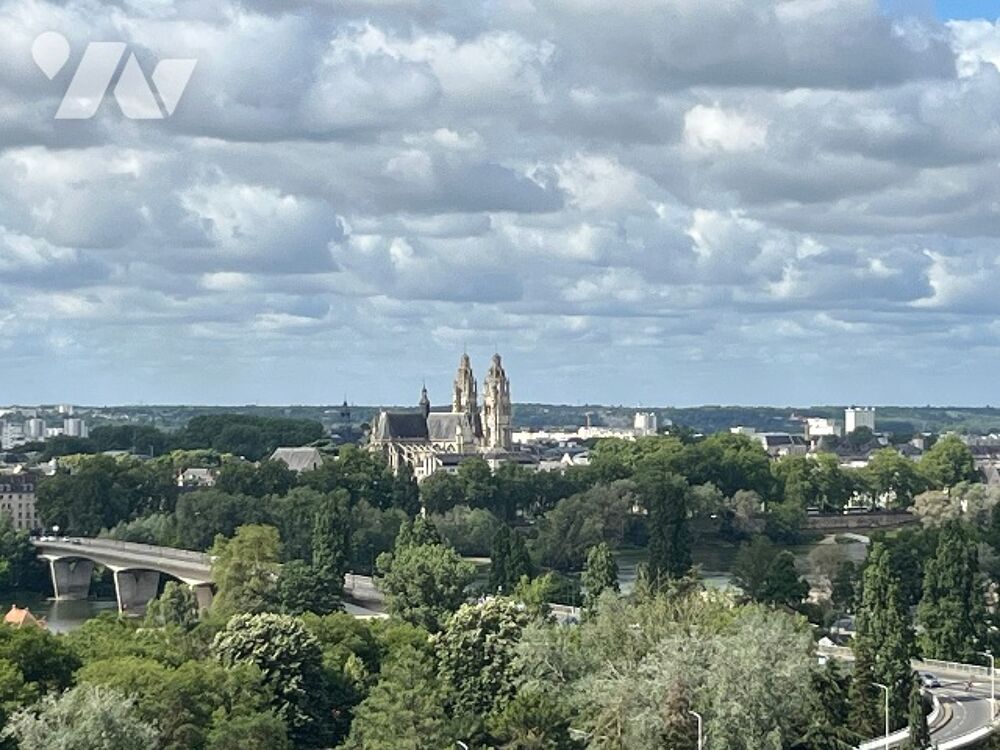Vente Appartement Cote Fleurie, Vue exceptionnelle sur la Loire, Appartement de 102m2 avec garage double. Tours