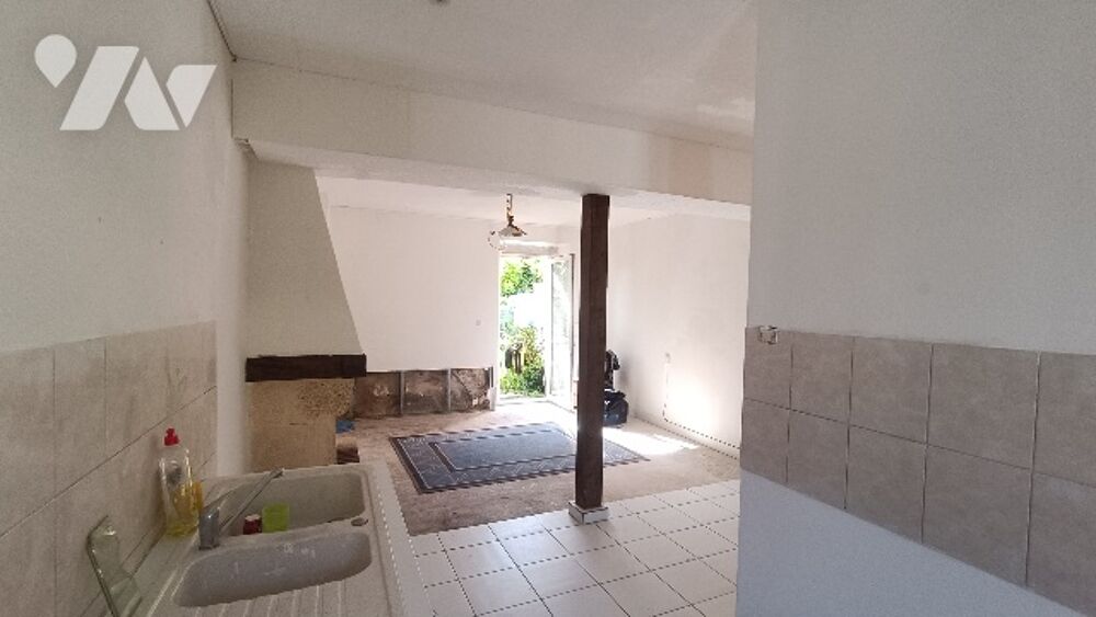 Commune de Blennes, maison de village à rénover de 4 pièces, 57 m², une grange , 325 m² de jardin.