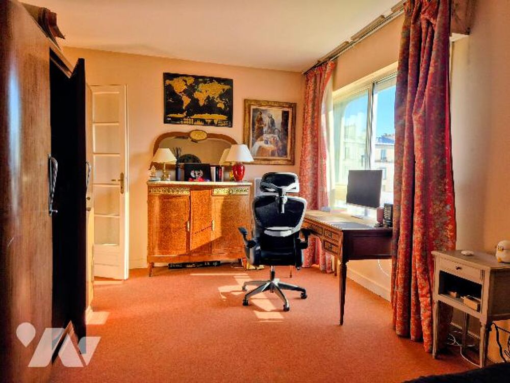 Vente Appartement Paris 15e – Cambronne – Appartement familial 119 m² – Vue dégagée – Parking – À rafraichir. Paris 15