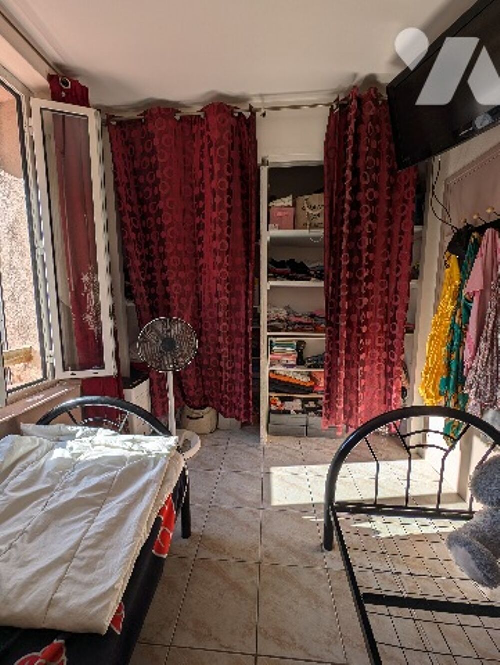 Vente Maison VENDUE LOUÉE, maison de ville 43,79 m² + cabanon en VENTE NOTARIEE INTERACTIVE prix de départ 81000€ Marseille 16