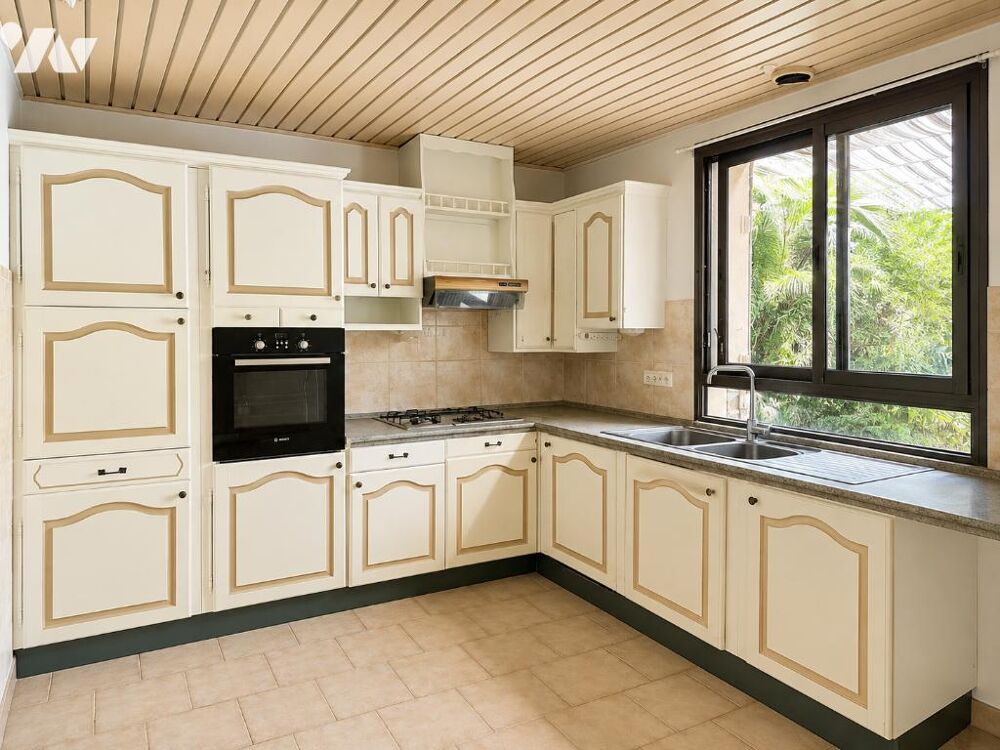 Vente Maison Maison de plain-pied avec dépendances sur un terrain de 1 048 m² Pertuis