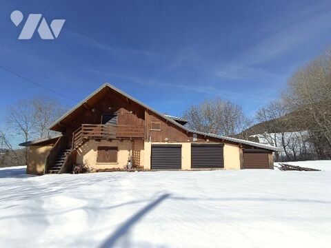   Chalet compos� 2 garages,2 cuisines,2 pi�ces � vivre,1 v�randa, 4 chambres, dont 2 communicantes Maison - 6 pi�ce(s) - 149 m�