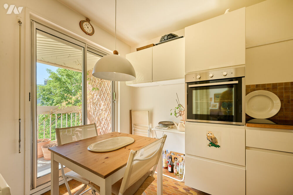 Verrières le buisson- Apt familial - 84m2 - 3 Chambres - 2 sdb - balcon de 29m2, cave et parking.