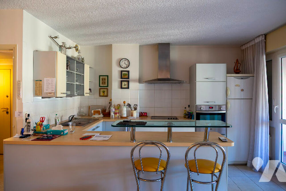 Vente Appartement Bel appt rénové traversant salon/salle à manger/cuisine lumineux grde terrasse 3 chambres sur balcon Aix-en-provence