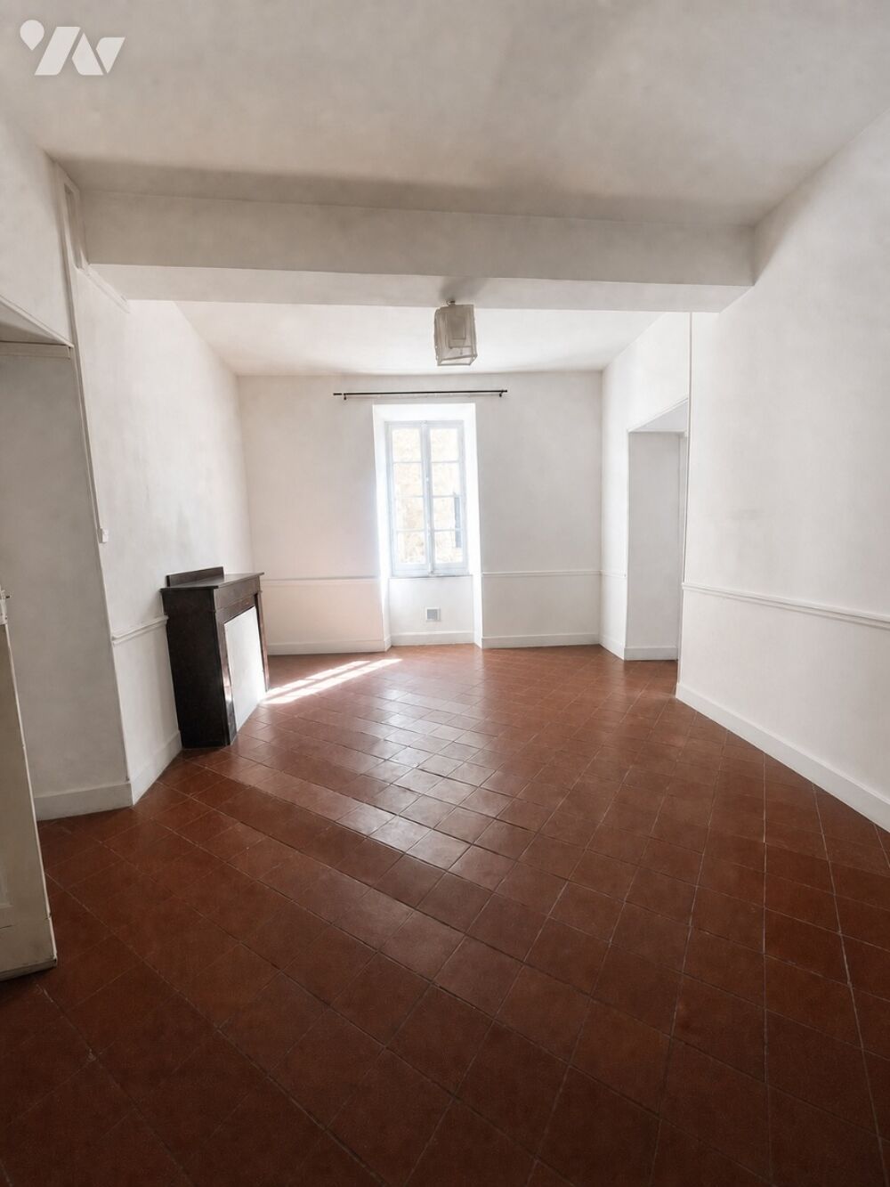 Maison à Saint-Couat-d'Aude de 148.37 m² avec terrasse comprenant sept pièces dont quatre chambres.
