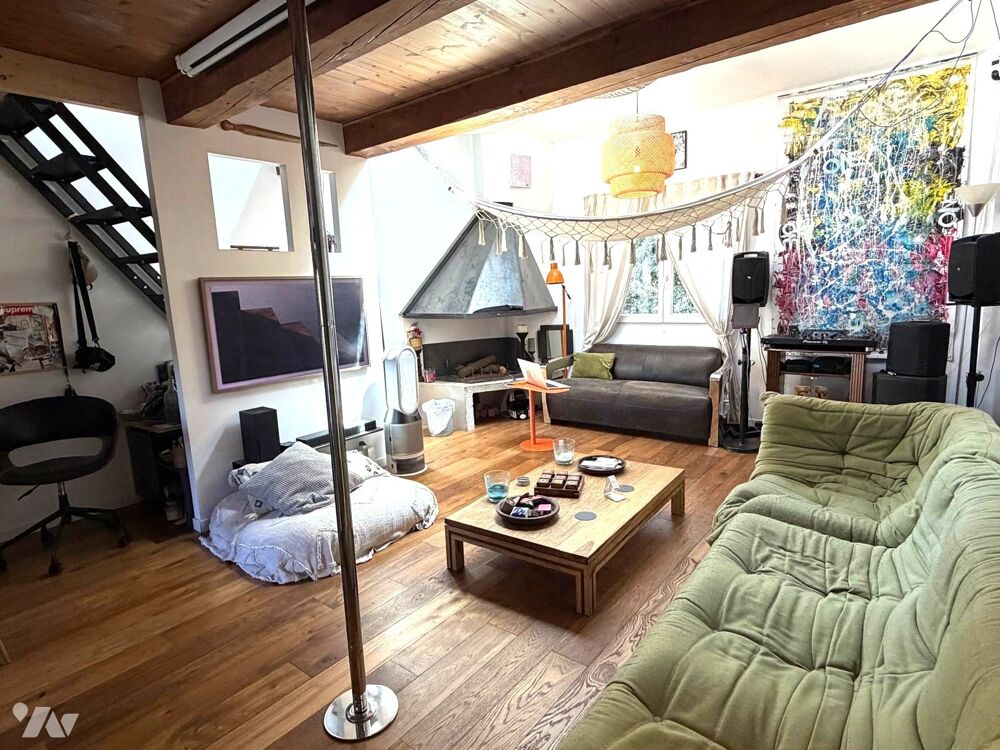 Vente Appartement Loft de caractère - 74 m² Carrez - 97 m² habitables - Terrasse 15 m² - Atelier indépendant de 12 m² Marseille 9
