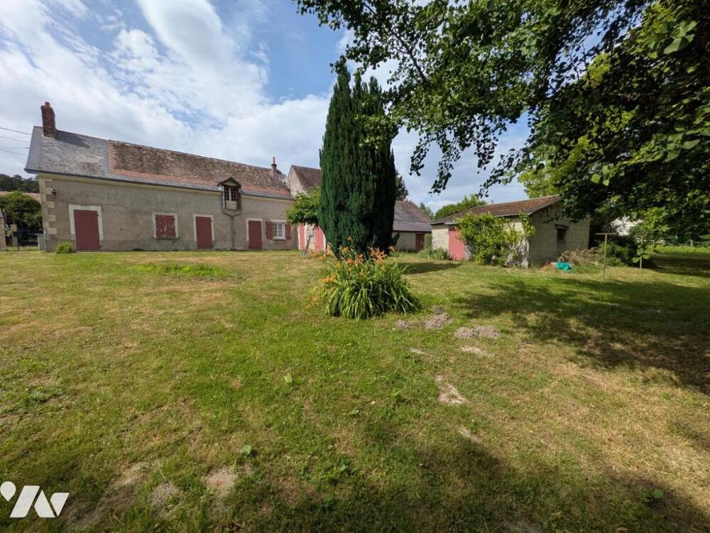 LANGEAIS SECTEUR LA ROUCHOUSE - Maison traditionnelle à rénover.