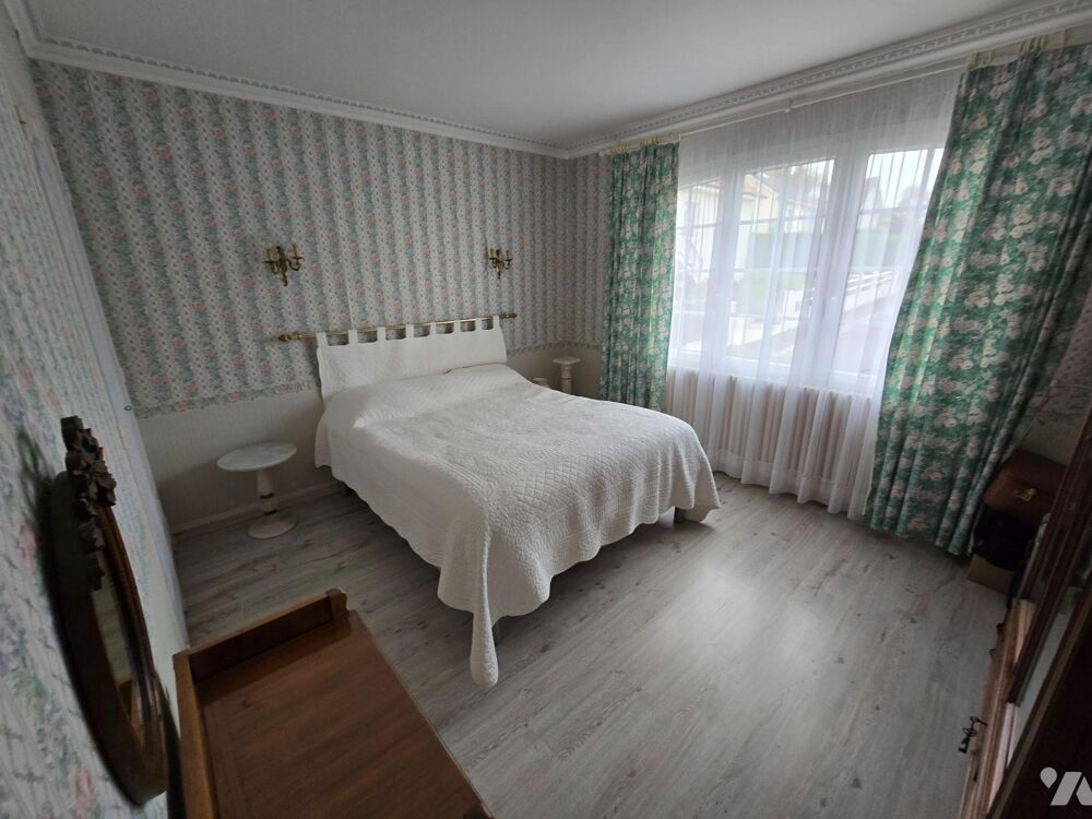 Maison à Vendre à Foucarmont (76340) en Seine-Maritime (76) Cette maison dispose d'une surfa...