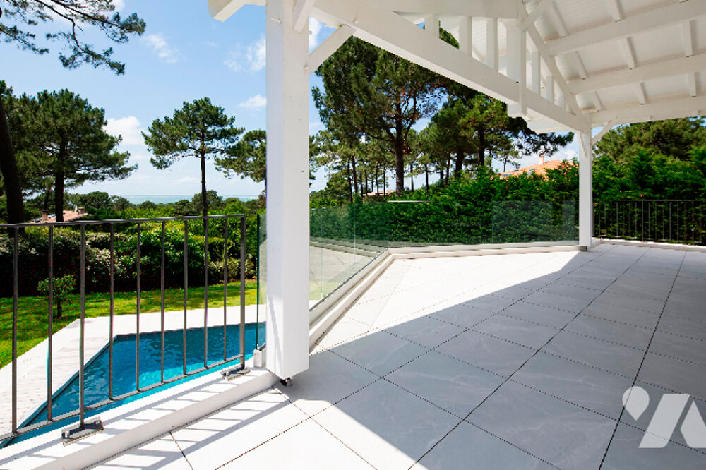 Vente Maison Villa d'exception d'une surface de 238 m² habitables environ sur terrain de 1327 m² avec Piscine Teste-de-buch
