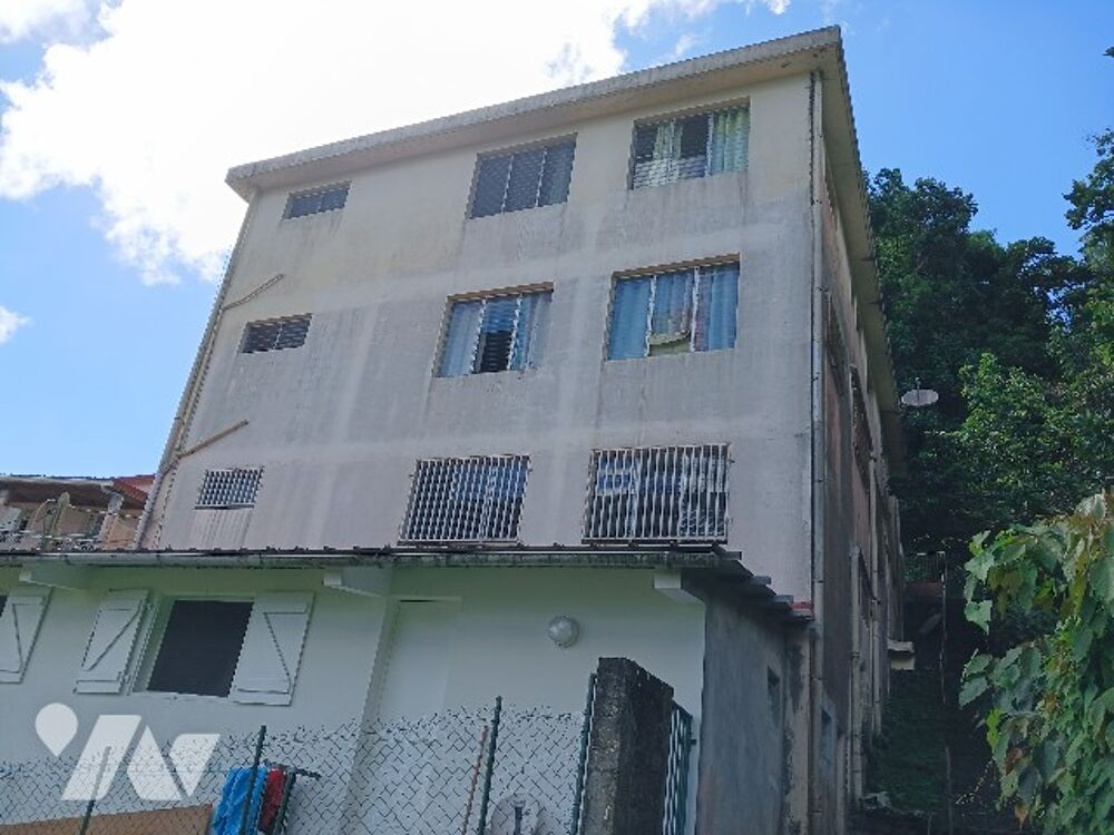 Vente Immeuble A vendre à Tivoli Post Colon(Martinique), un immeuble de 5 appartements. Surface habitable: 357,23m² Fort-de-france