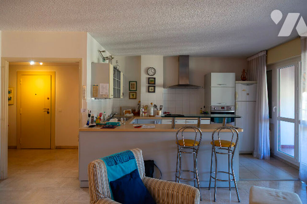 Vente Appartement Bel appt rénové traversant salon/salle à manger/cuisine lumineux grde terrasse 3 chambres sur balcon Aix-en-provence