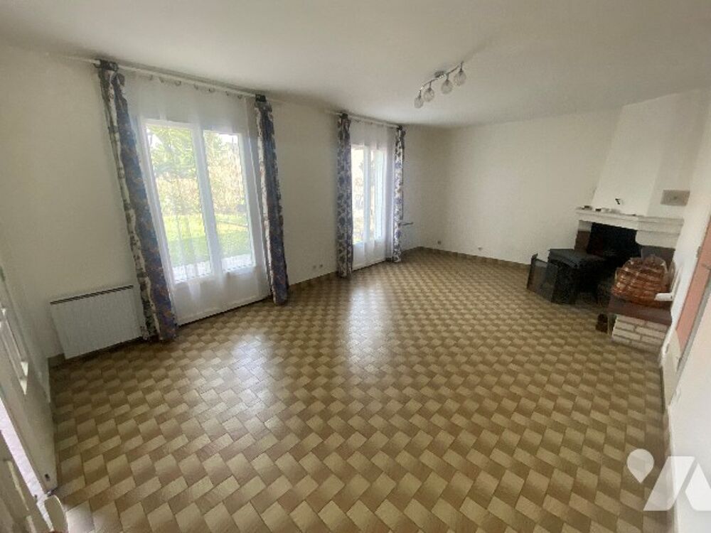 Maison sise a MAREAU AUX PRES comprenant 3 chambres, wc, salle de douche. Sous-sol total jardin