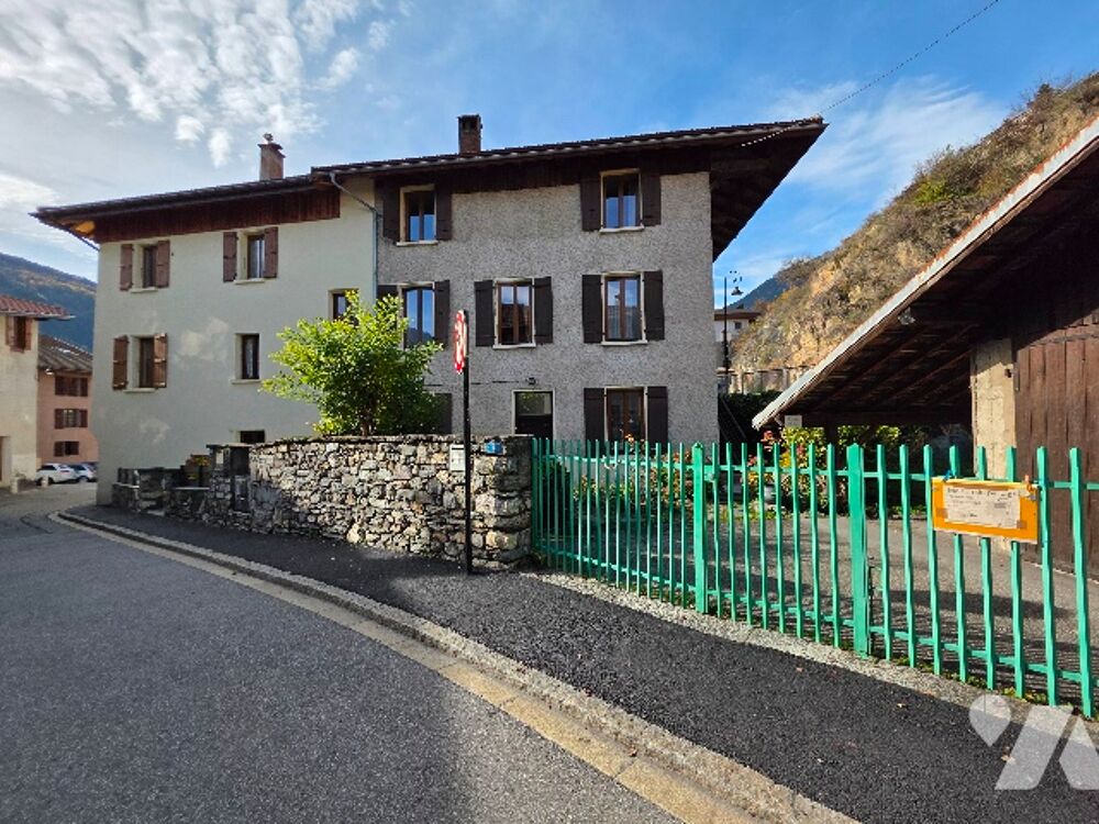 Vente Maison Maison de ville de 258 m² avec jardin, située à proximité de la station LA PLAGNE (Savoie) Aime-la-plagne