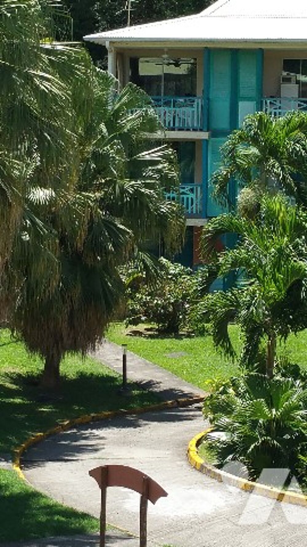 Vente Appartement RES BEAU STUDIO A CARITAN  : 1 gde chambre  meublée  avec une terrasse fermée et  sécurisée- Sainte-anne