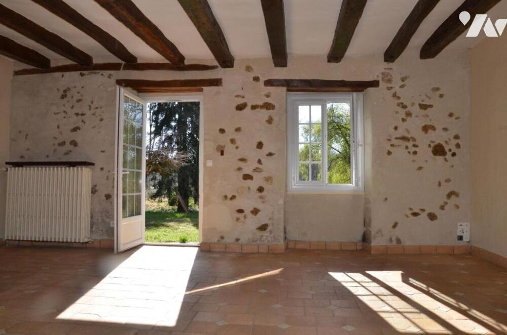 LANGEAIS SECTEUR LA ROUCHOUSE - Maison traditionnelle à rénover.