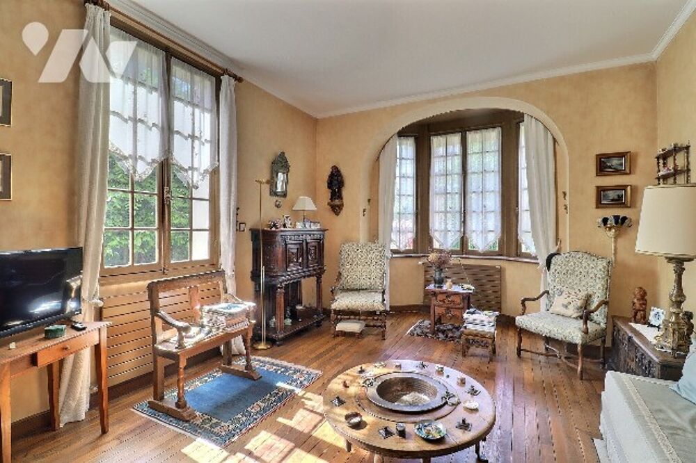 Vente Maison Maison à BOURG LA REINE - Rue du Petit Chambord, de 174.69 m² comprenant 8 pièces dont 4 chambres. Bourg-la-reine