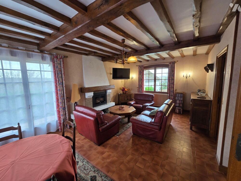 Maison à Vendre à Foucarmont (76340) en Seine-Maritime (76) Cette maison dispose d'une surfa...