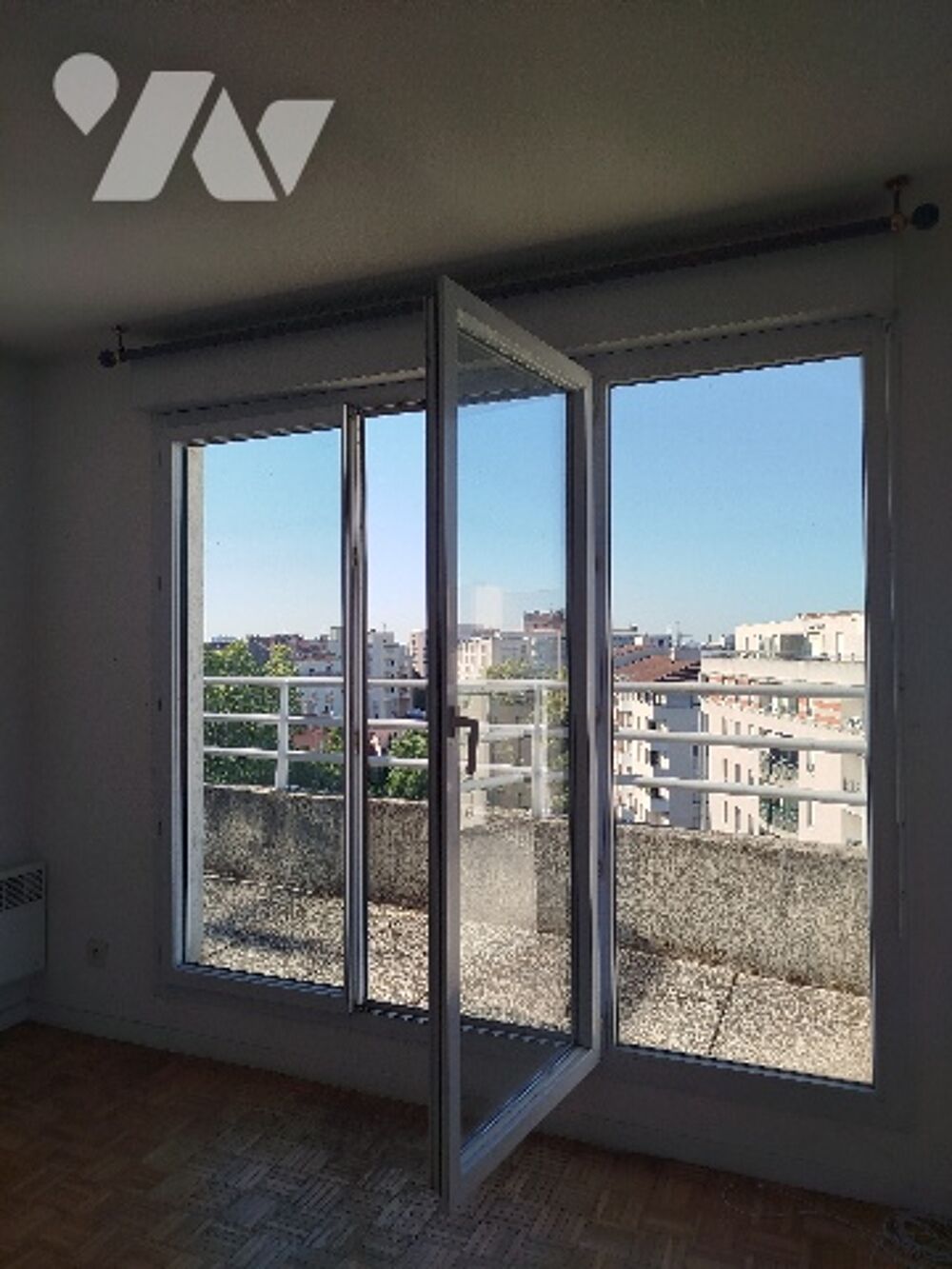 4 place Jean CHOREL "LE SQUARE D'OR" LA VENTE COMPREND : 1 appartement, 1 cave, 1 garage.