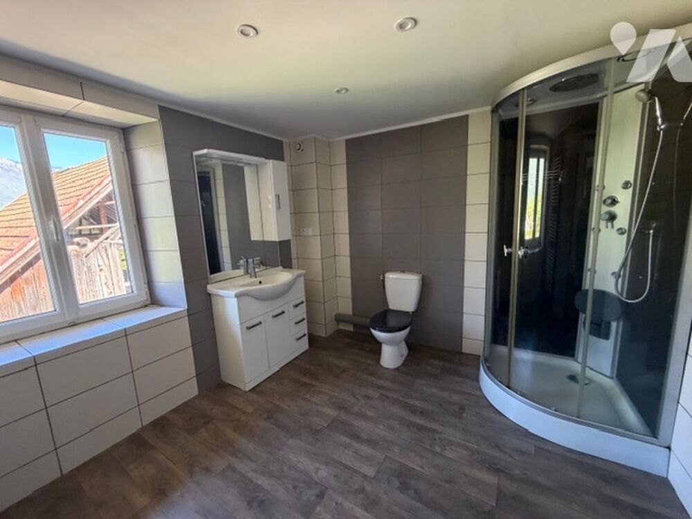 Vente Appartement Duplex de 4 pièces + cuisine de 98 m² avec cave, accès indépendant, jardin et stationnement. Sainte-hélène-sur-isère