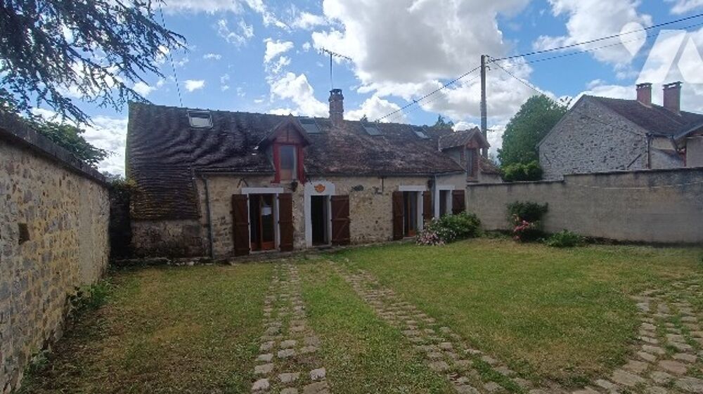 À 15 mn de la gare de Montereau, maison en pierre de 4 pièces, 94 m² habitable sur 373 m² de jardin.