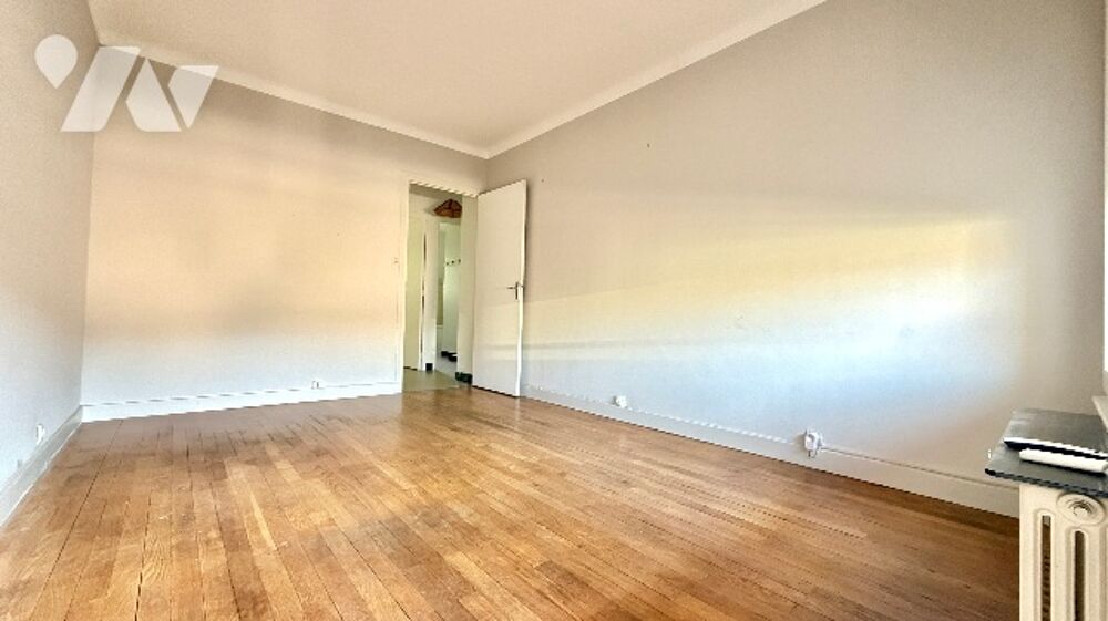Vente Appartement T3 – 67m² traversant – 2ème étage - Double balcon – Cave 4m²  17 Boulevard Taine – ANNECY 74000 Annecy