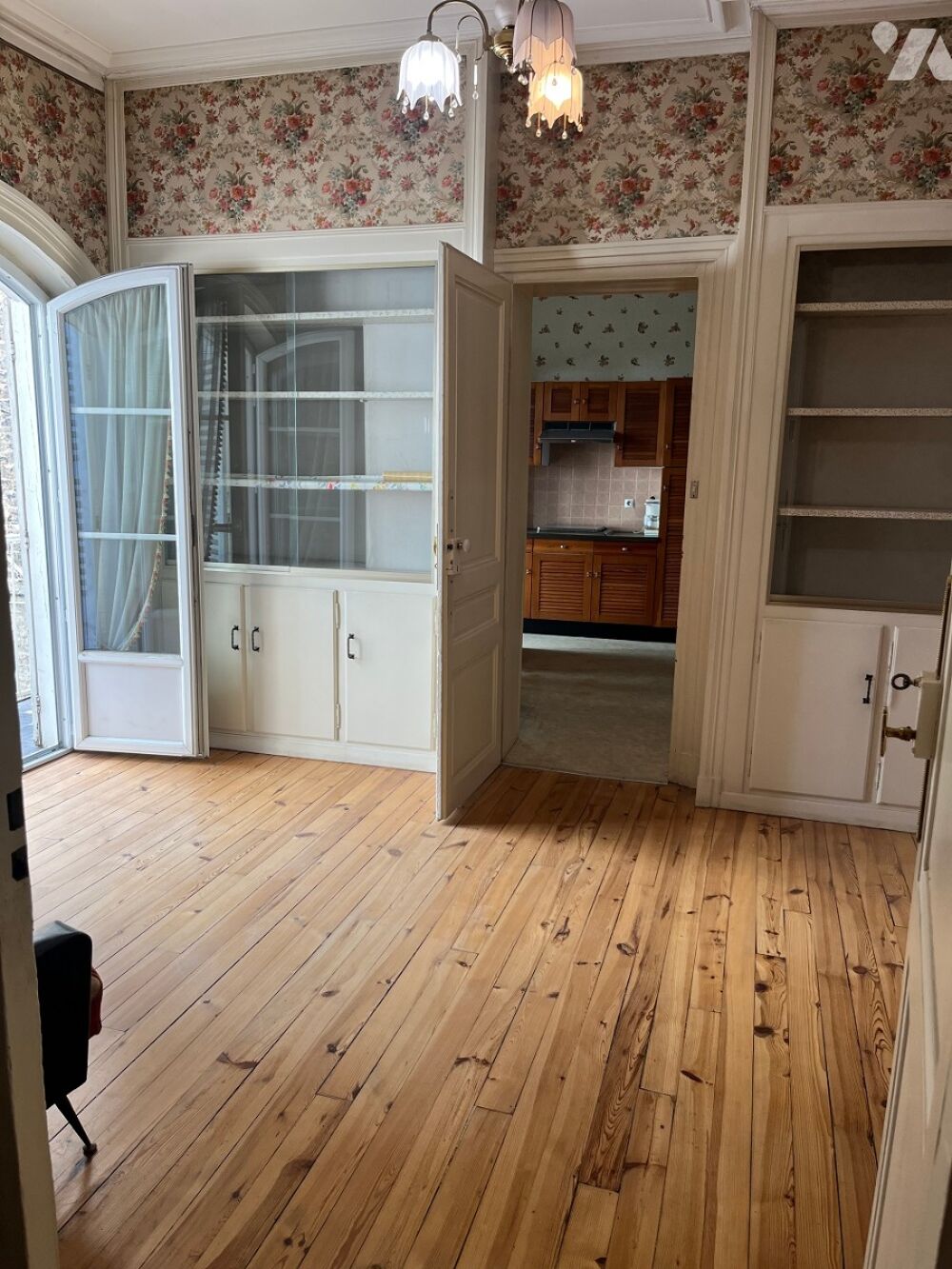 Vente Appartement Appart 114 m2 + dépendance + garage rue de L'Alma St-Etienne IMMO-INTEREACTIF prix départ : 99 000€ Saint-Étienne