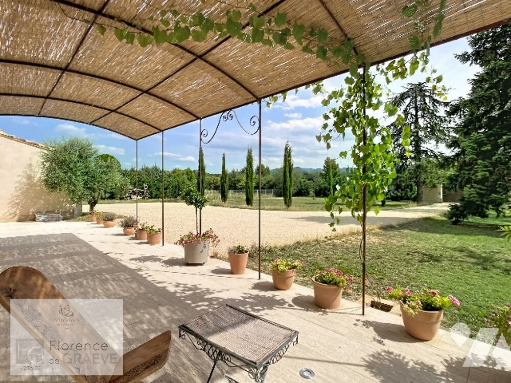 Mas dans la vallée du Lubéron rénové
