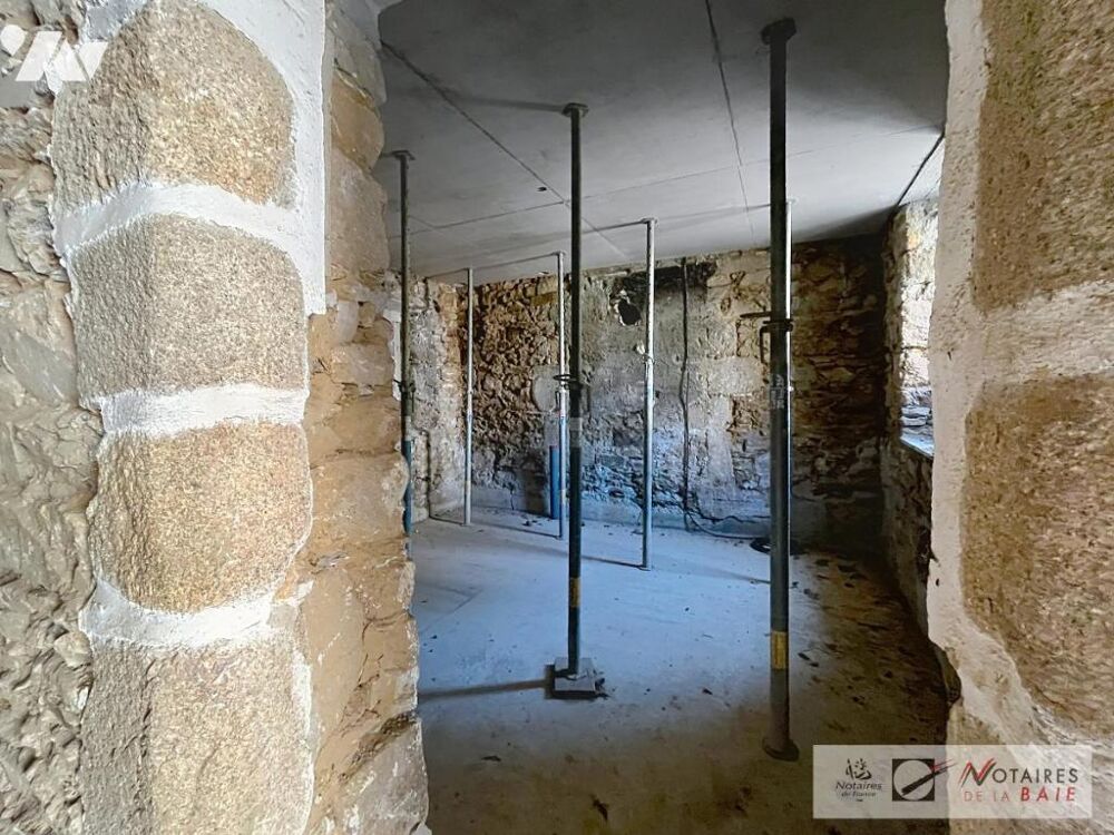 Manoir de caractère à réhabiliter  Un emplacement avec vue mer, à proximité de lArcouest.